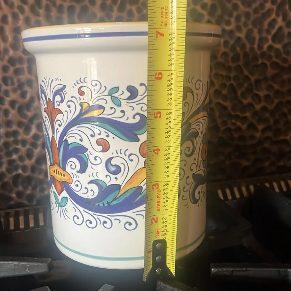 SUR LA TABLE Deruta ceramic made in Italy utensil holder.